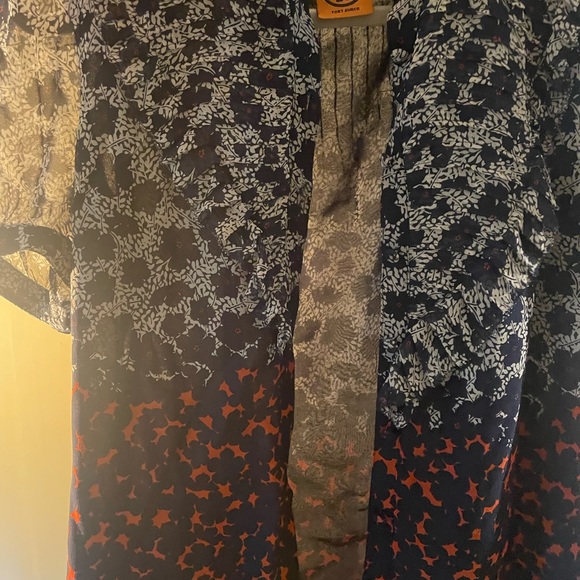 Gorgeous Tory Burch silk top short sleeve - Picture 8 of 8